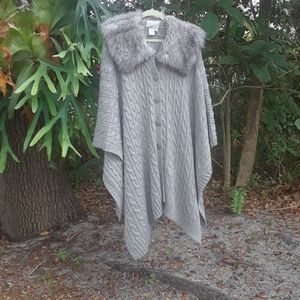 Spiegel cable knit beautiful gray sweater cape